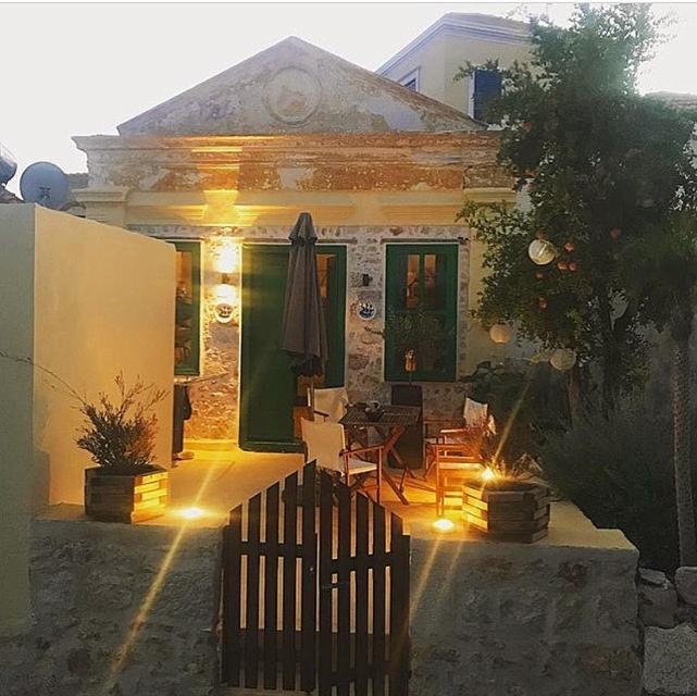 Hypate, Traditional Island Cottage Chalki Town Exterior photo